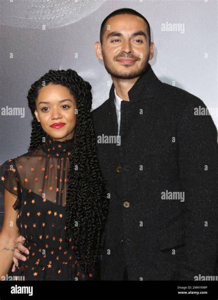 Adelfa Marr and Manny Montana Good Girls