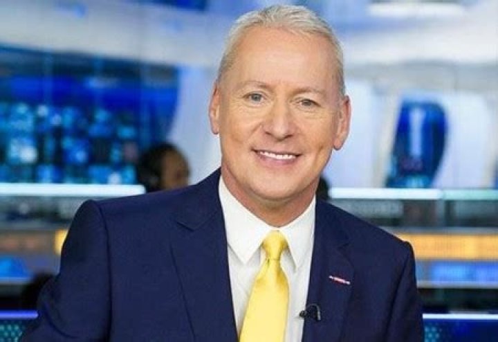 Jim White (presenter)