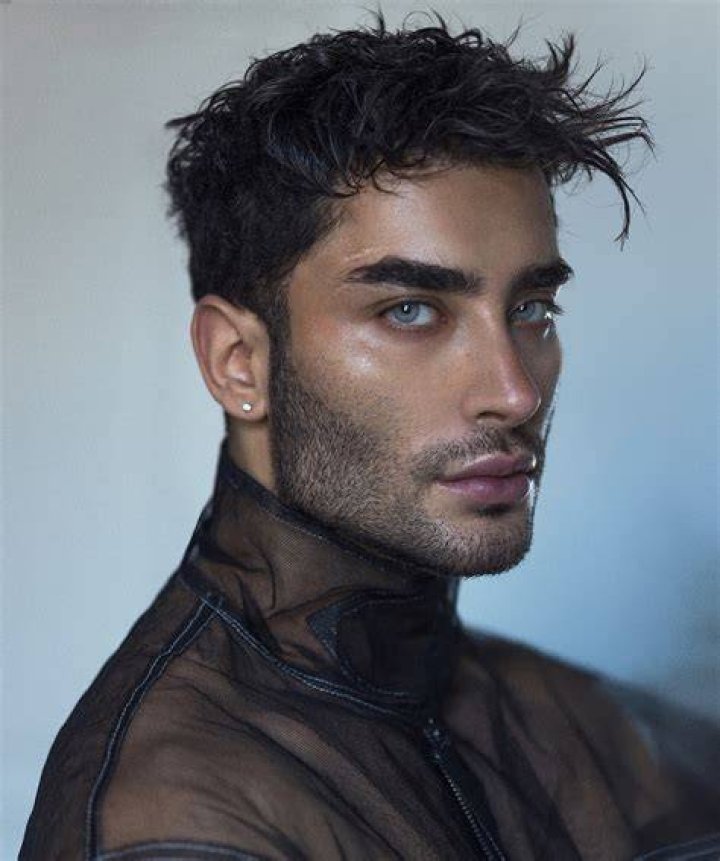 Toni Mahfud Toni Mahfud